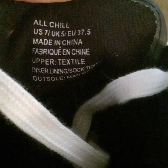 BRAND NEW JUSTFAB Sylish Comfy Sneakers - Picture 4 of 6